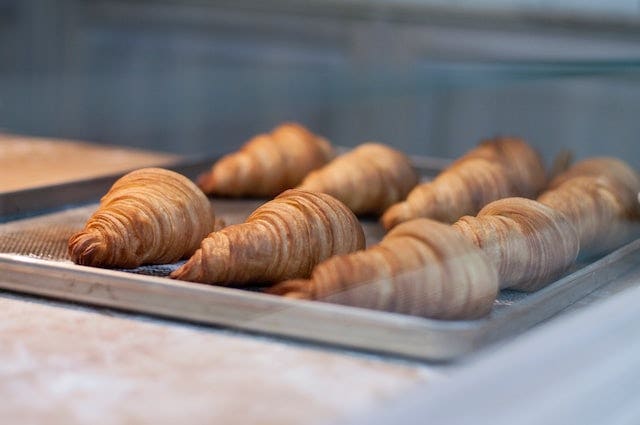 Learn-to-make-croissants-in-paris-lock-your-savings